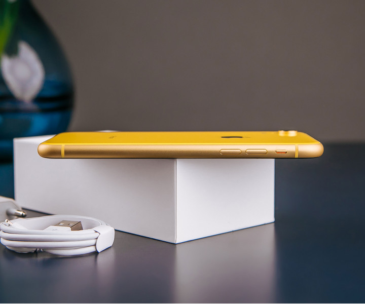 iPhone XR 64GB Yellow (MRY72) б/у